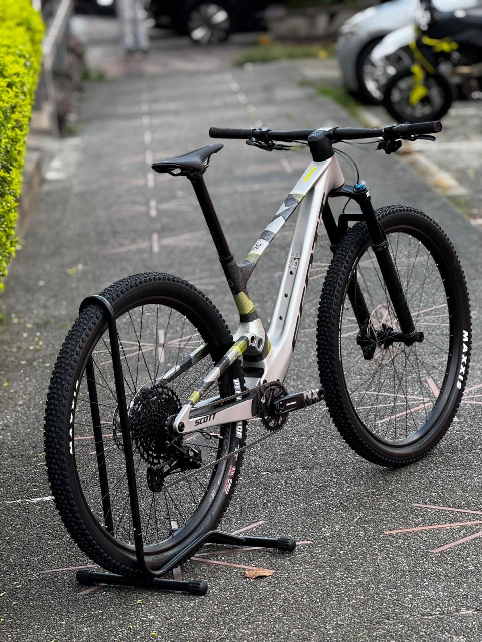 SCOTT SPARK RC COMP 2025
