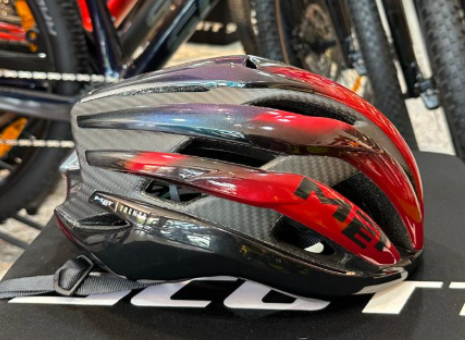 MET Trenta 3K Carbon MIPS Red Iridiscente