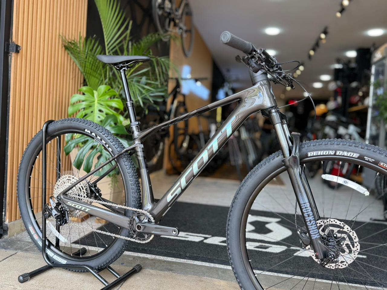 Scott Scale 920  Negra 2026