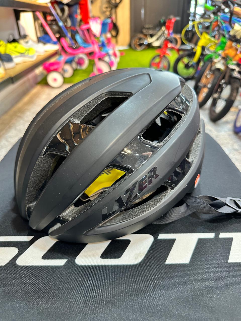 Casco Lazer Sphere MIPS Black