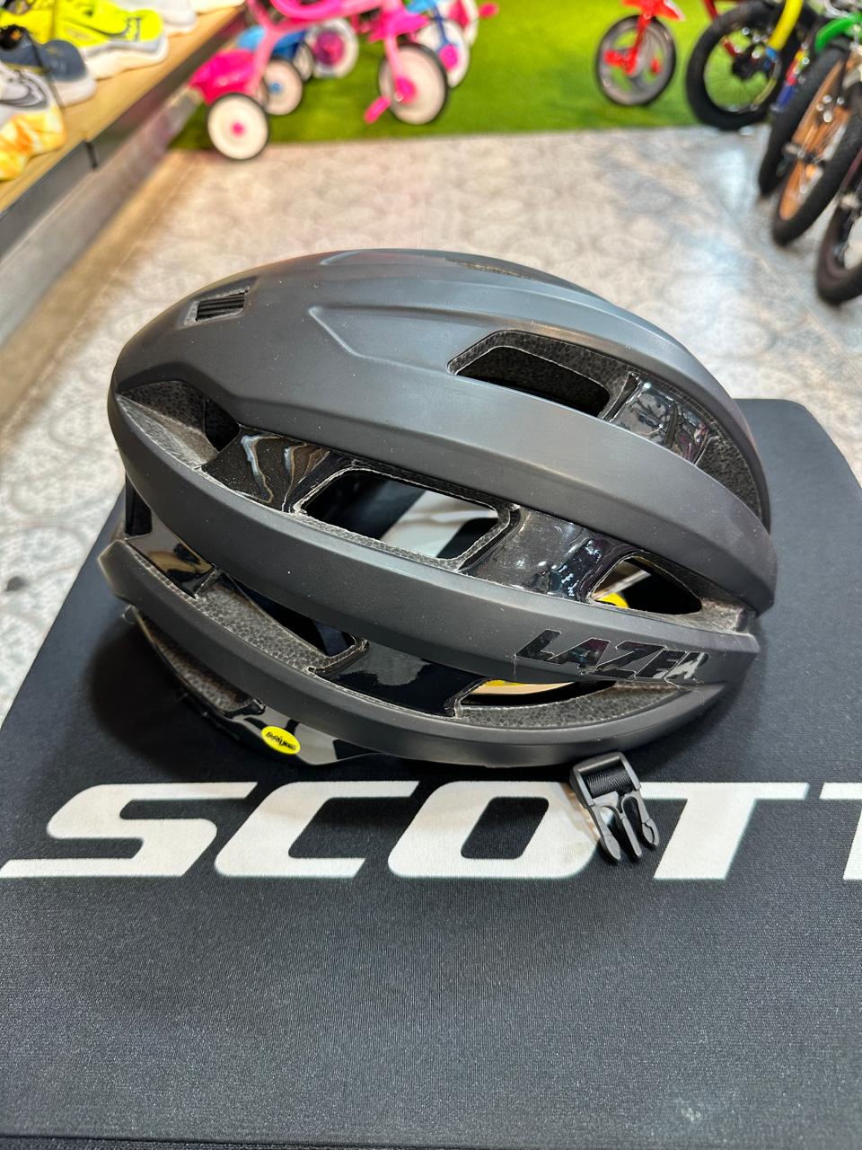 Casco Lazer Sphere MIPS Black