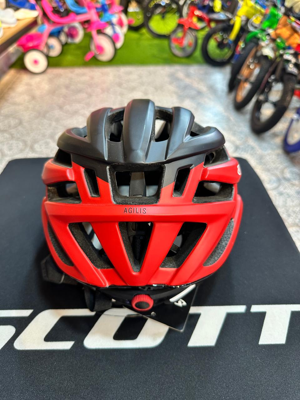 Casco GIRO Agilis  Negro/Rojo