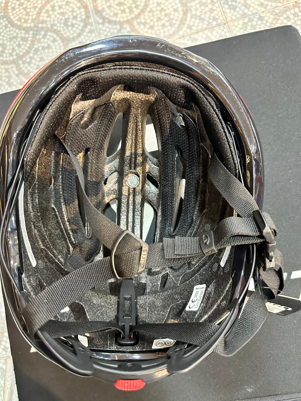 Casco GIRO Agilis  Negro/Rojo