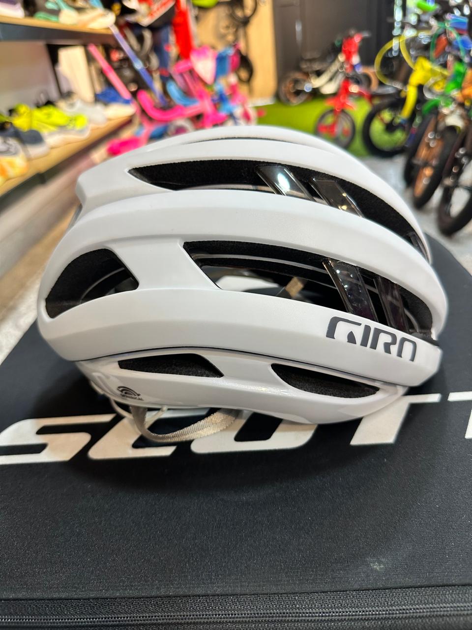 Casco GIRO Aries Spherical