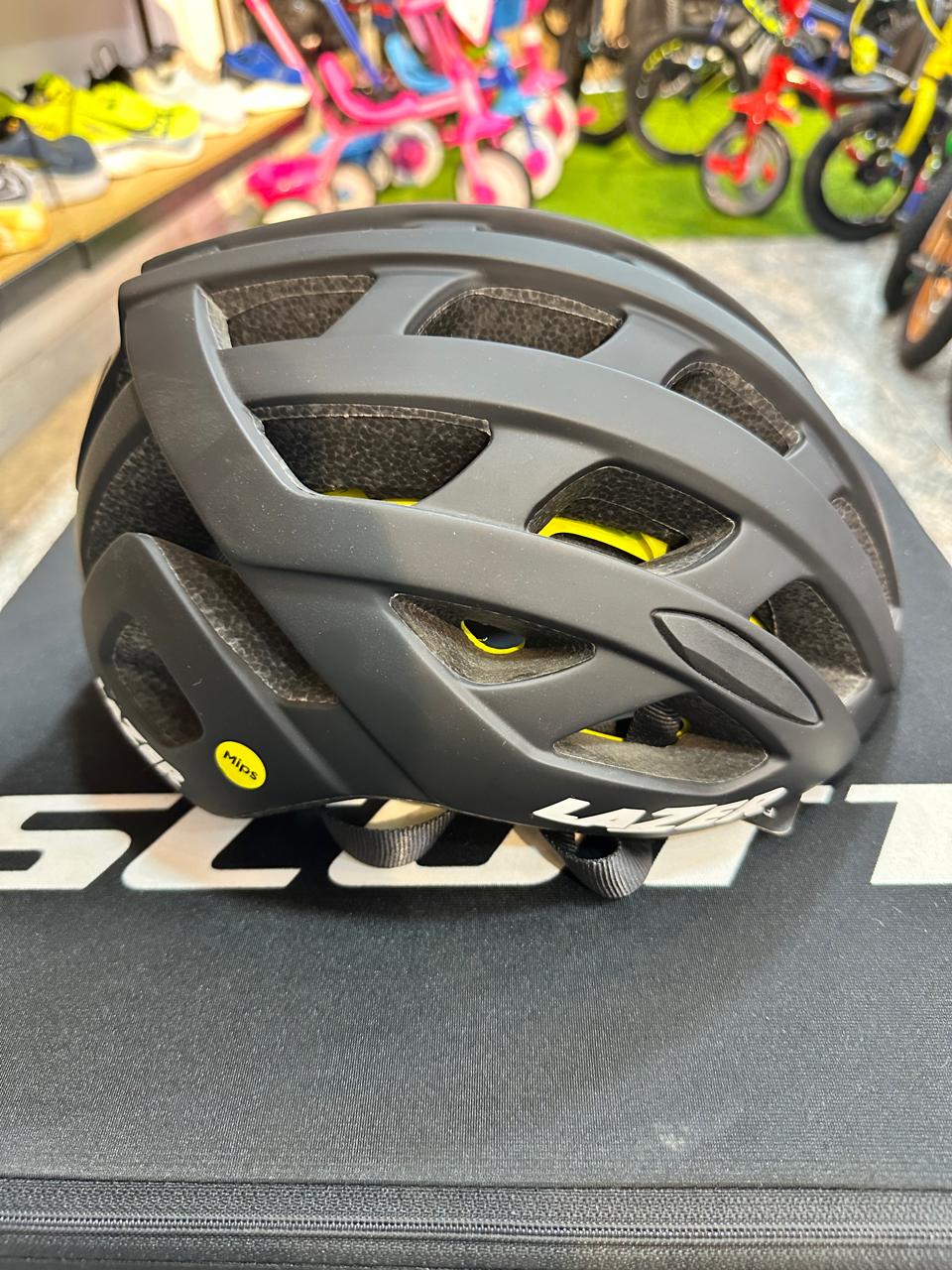 Casco LAZER Tonic MIPS