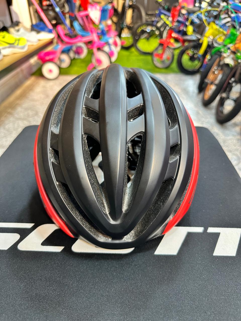 Casco GIRO Agilis  Negro/Rojo