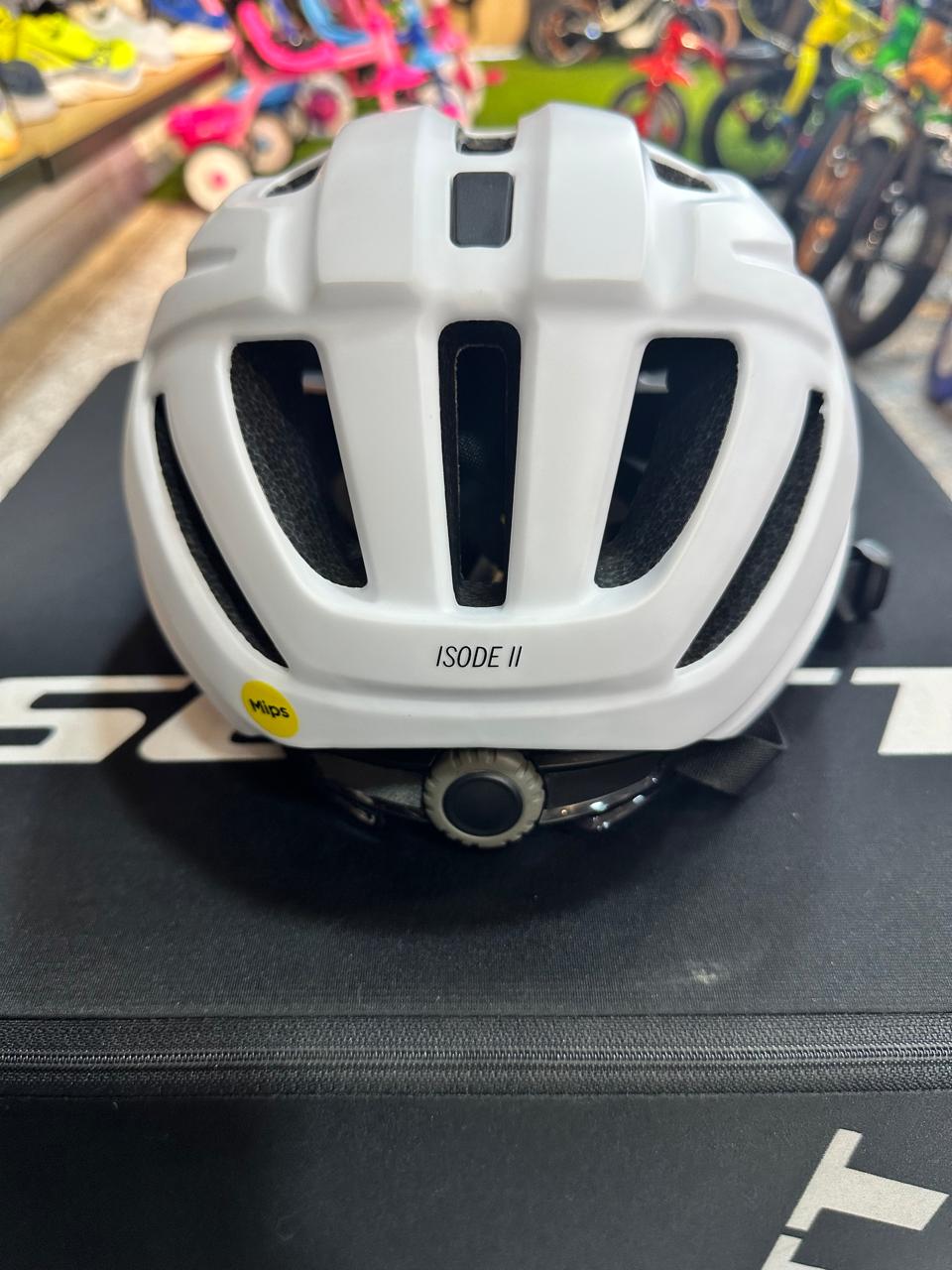 Casco GIRO Isode II MIPS