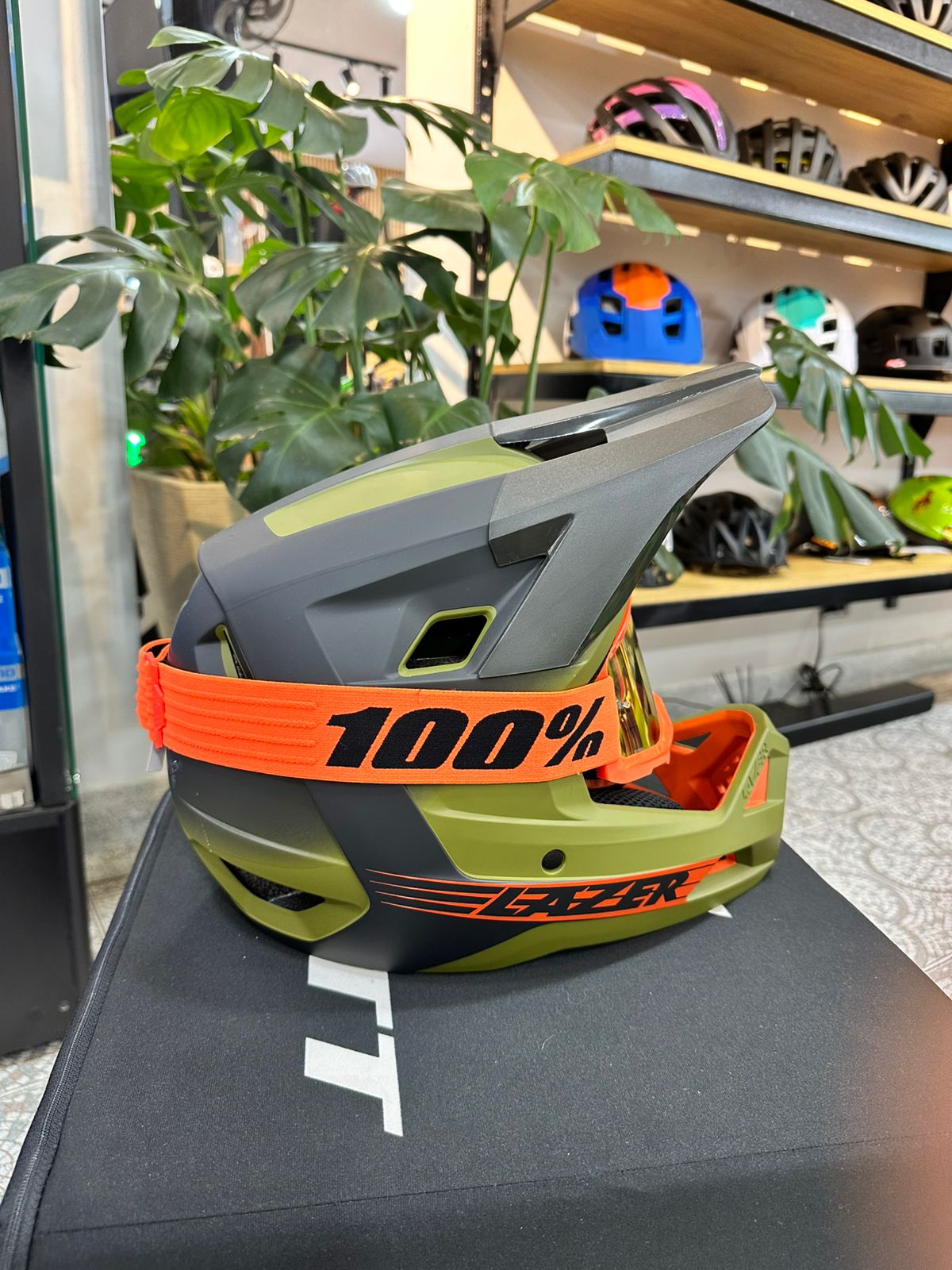 Casco Full Face Chase KC LAZER Verde Mate